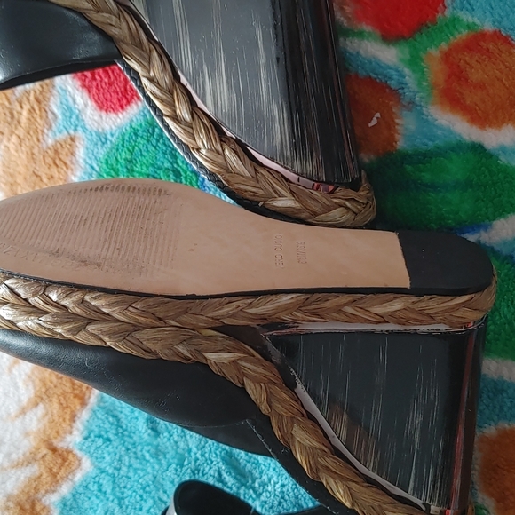 BCBG Wedges - Picture 2 of 2